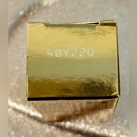 Yves Saint Laurent Touche Éclat Blur Primer 10ml. 🤩 - Picture 6 of 6